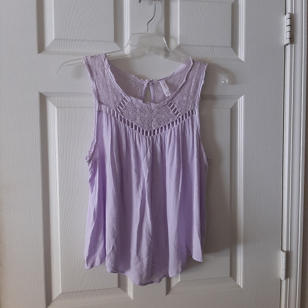Xhilaration Lavendar Top